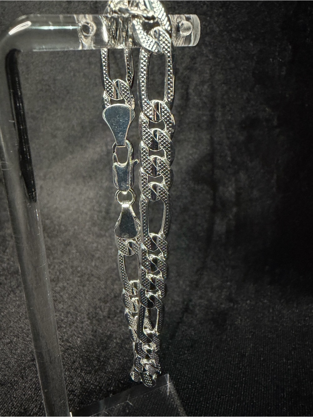 Diamond Cut Figaro 8in 7MM 925 Stamped Silver Bracelet. Brand New. Very nice!